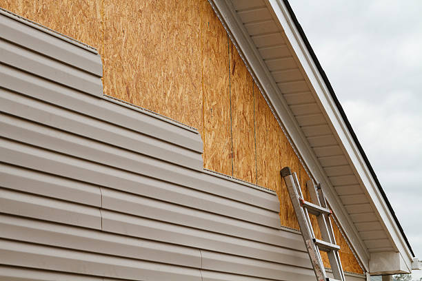 Professional Siding Installation technician working in Georgetown, OH